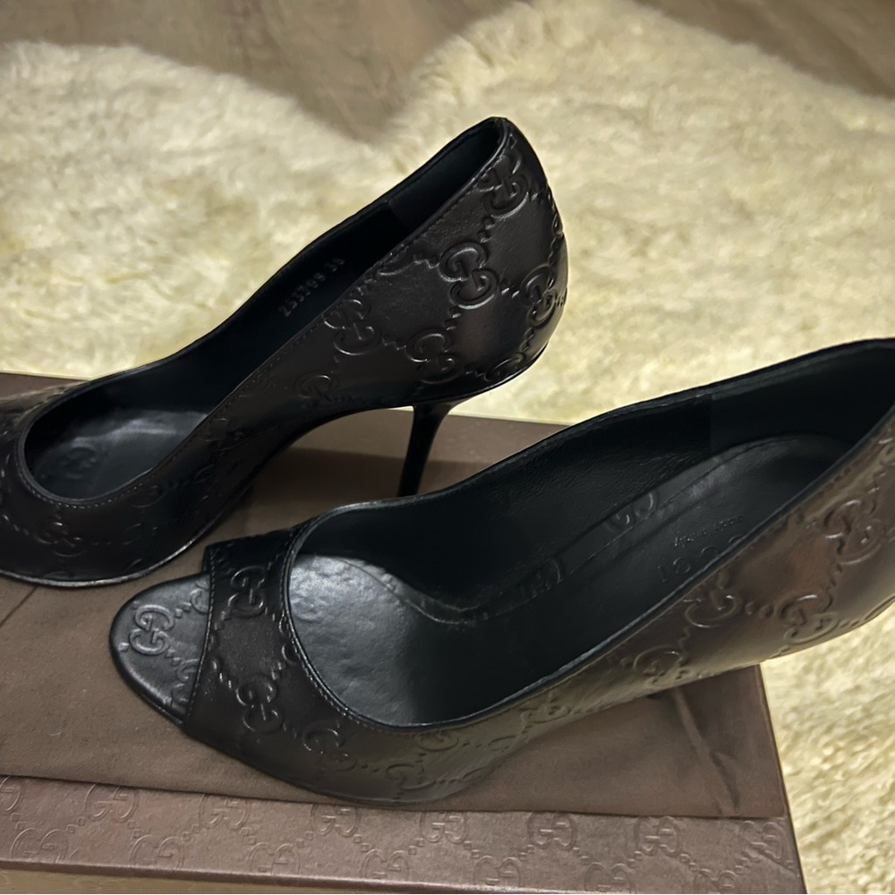 Gucci Black Guccissima Peep Toe Pumps - Picture 6 of 7